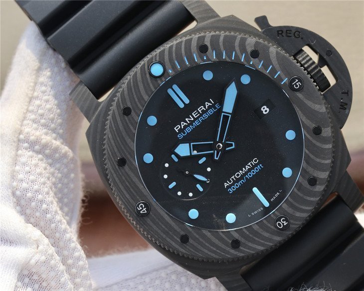 Officine Panerai Luminor Submersible Carbotech 42mm PAM 960