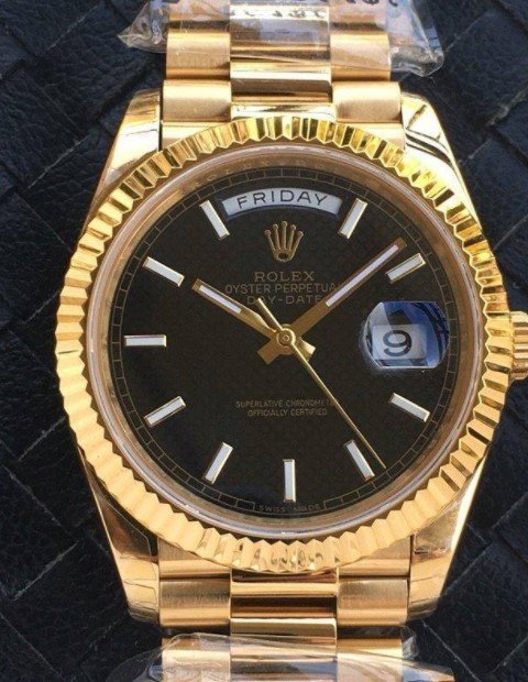Rolex Day-Date 40 mm yellow gold 228238 Black set with diamonds