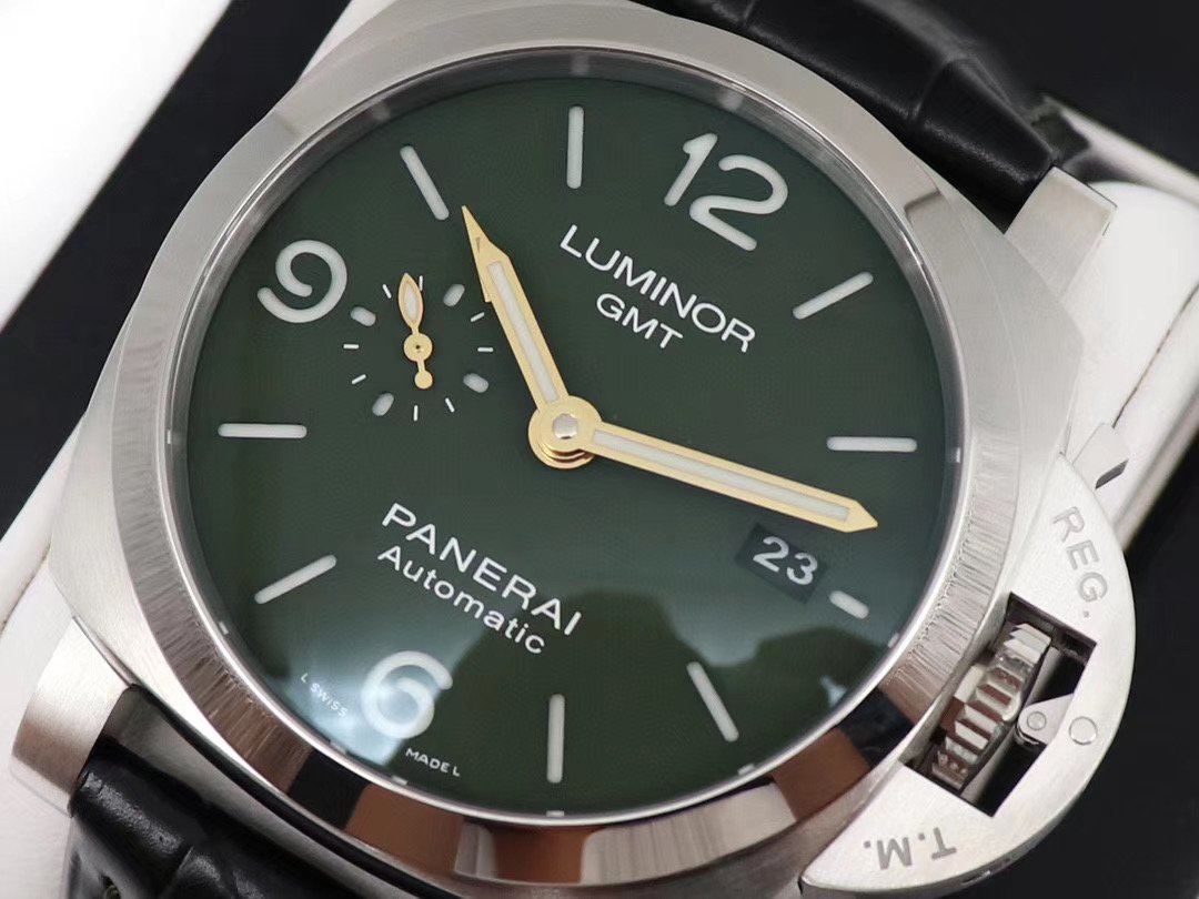 Panerai 2020 PAM1056 Luminor 1950 GMT Green Dial 44mm Automatic Stainless Watch