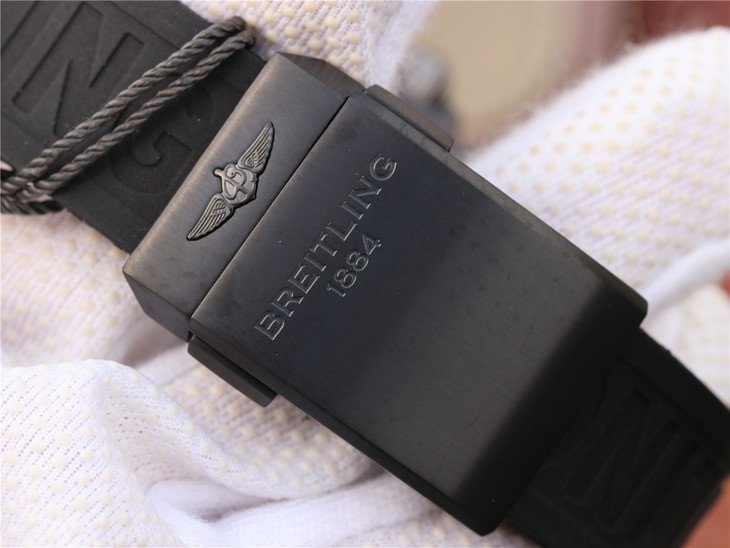 Breitling Windrider Chronomat 44 Blacksteel