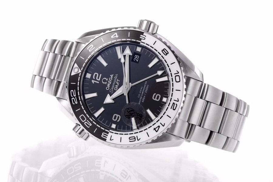 Omega Seamaster Planet Ocean 600M Co-Axial GMT 43.5mm 215.30.44.22.01.001