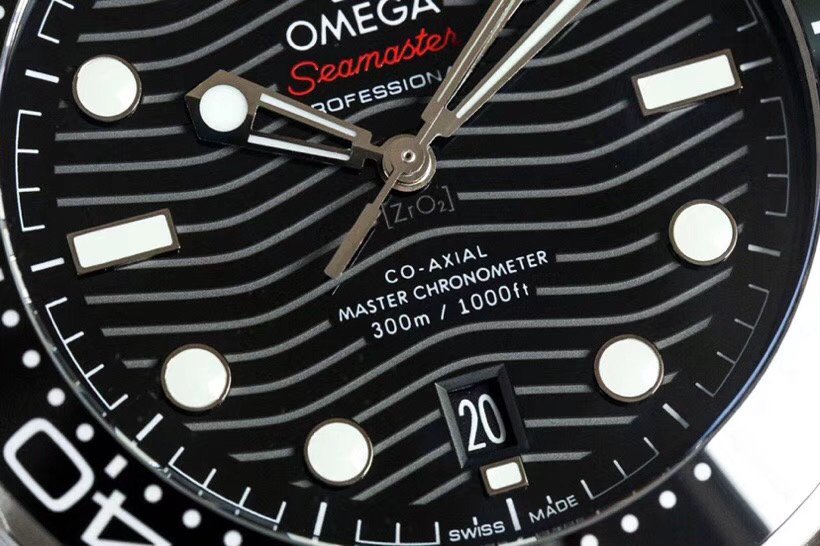 Omega Seamaster 300M Co-Axial Master Chronometer Ceramic 210.92.44.20.01.001