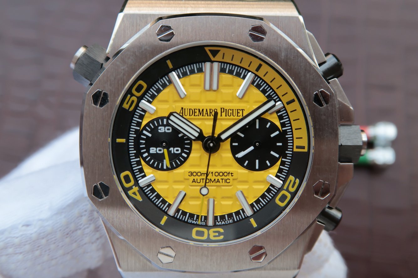 Audemars Piguet Royal Oak Offshore Diver Chronograph 2016 Yellow