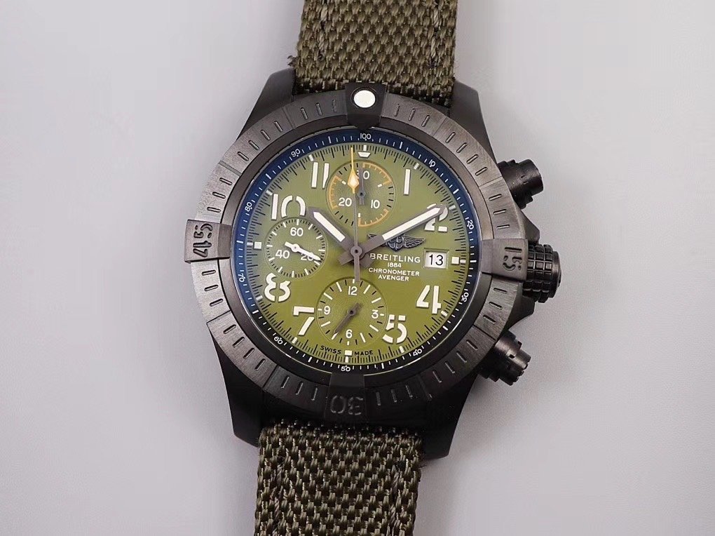 Breitling Avenger Automatic 45 Night Mission V13317101L1X1