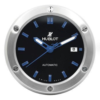 Настенные часы Hublot Classic Fusion